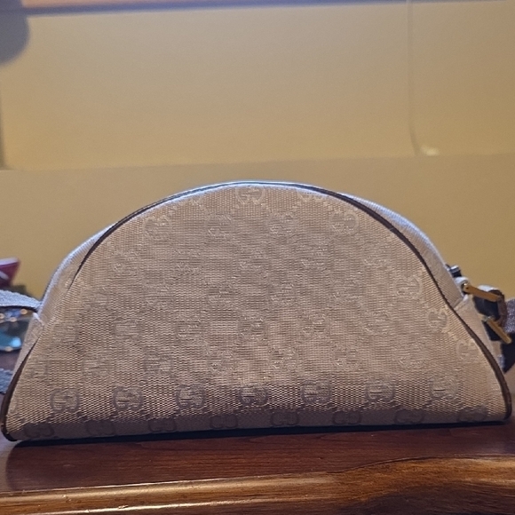 Gucci Beige and Brown Sholder Bag - Picture 3 of 15